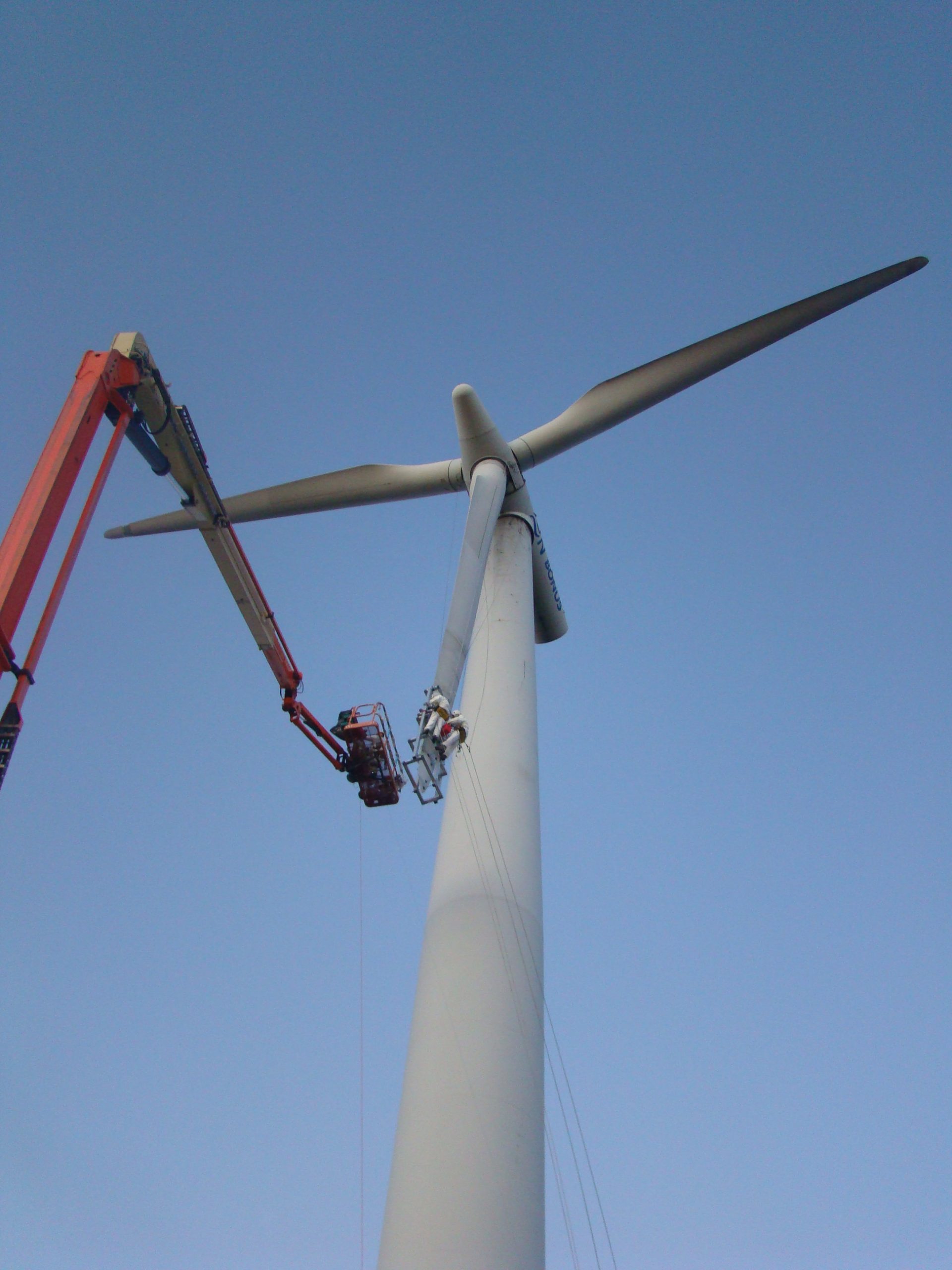Installations en série du système RBE dans le parc éolien de Penedo ...